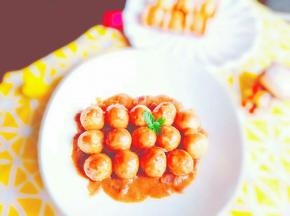 胡萝卜切片 用竹签装饰就完成了
