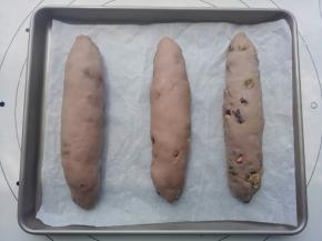 卷好后放入阳晨12寸浅烤盘里放烤箱进行二发。