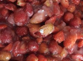 加入冰糖打的粉和柠檬汁拌匀