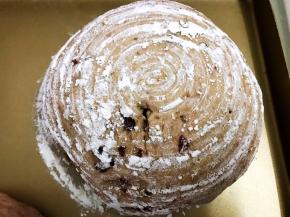 二发完成后，倒扣在不沾烤盘里