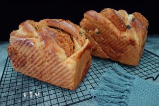 出炉放烤网上冷却密封保存