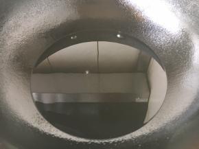 大火置锅，锅里放入足够的油。