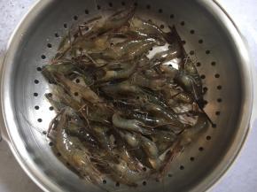 放在篦子上沥干水分。