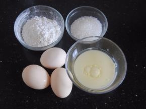 制作爱心隔层：准备好食材