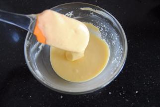 搅拌均匀成细腻状