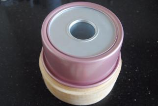 出炉后震两下倒扣冷却即可脱模