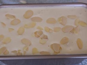撒入适量的杏仁片