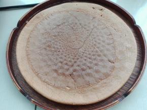 13、将蛋饼取出，上色非常均匀