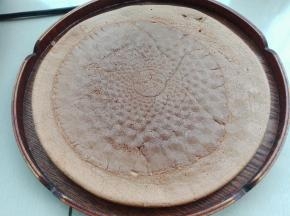 13、将蛋饼取出，上色非常均匀