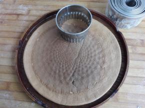 14、用圆形模具切出自己想要的大小