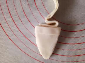 也是从甜筒中间开始盘