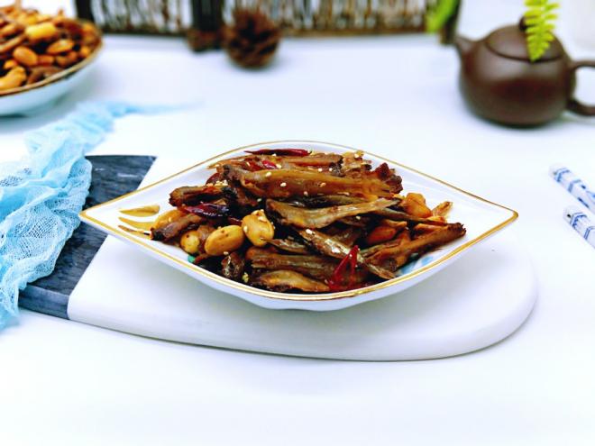 香辣小鱼干
