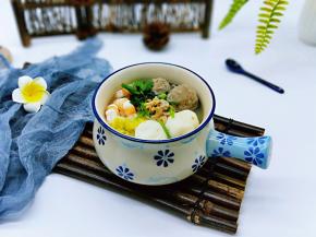 盛出装入汤碗中。