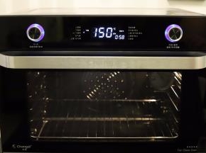 长帝空气烤箱设置功能为上下管烤，预热150度，时间设置60分钟（一般提示的预热时间不够，我多了5分钟预热）