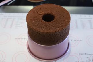 借助脱模刀脱模