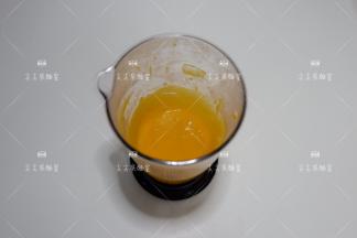取出用料理机打成泥