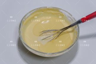 在加入玉米油，炼乳