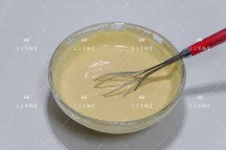 继续搅拌至顺滑