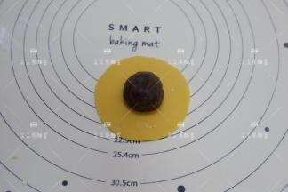 包入30克豆沙馅