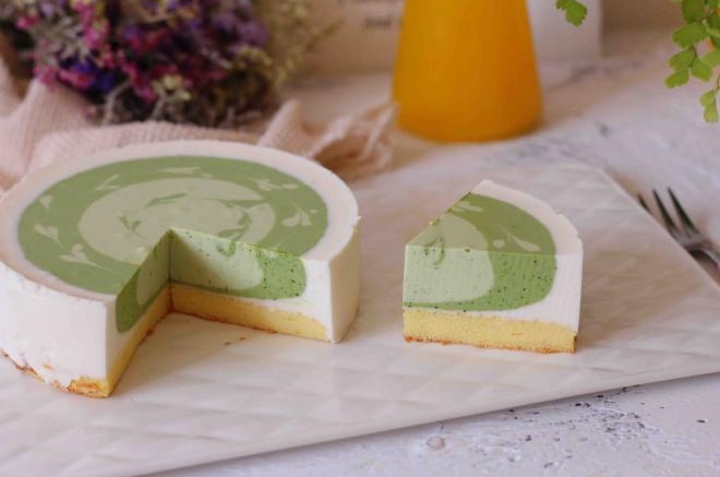 抹茶渐变慕斯蛋糕