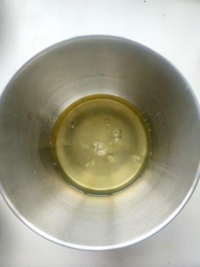 蛋清加入柠檬汁