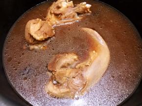 煮至猪舌熟透
