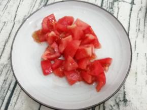 西红柿切成块