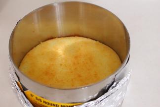 用锡纸包住底部防止慕斯液流出