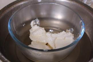 奶油奶酪隔热水加热