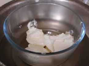 奶油奶酪隔热水加热