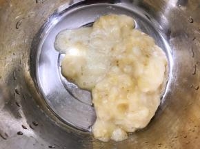 熟透的香蕉压成泥