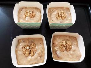 可以在面糊上摆上核桃仁