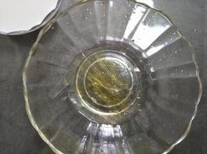 放到凉的清水中。