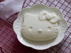 拿出模具，就可以看到萌萌哒HelloKitty了。