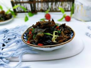 用了几个枸杞点缀。