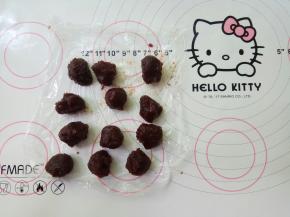 豆沙分成15g每份，共12份。