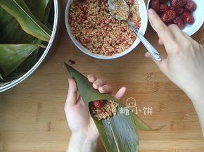 中间摆上一颗红枣