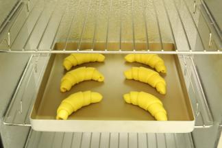 发酵箱设置温度为35度，湿度为75度，时间30-35分钟