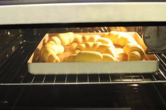 烤箱预热170度，上下火中层，时间18分钟