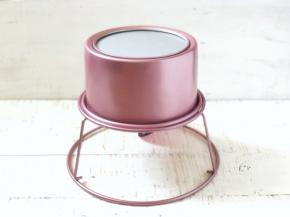 13、烤好后立即取出倒扣在凉架上。