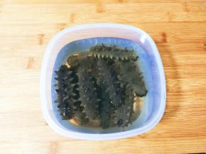 放入冰箱冷藏浸泡24小时，中途换一次水，实际上我经常忘了换水，也没有什么大的问题