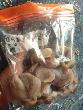 沥水装入密封袋。