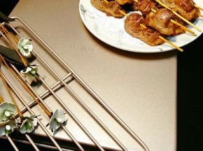 如果搭配烤网，制作更为方便哟。
