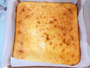 出炉等放凉后，再入冰箱冷藏几个小时再脱模