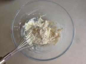 划Z字拌至不见干粉即可