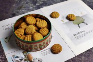 香酥可口、入口即化的花生小酥饼就做好了。