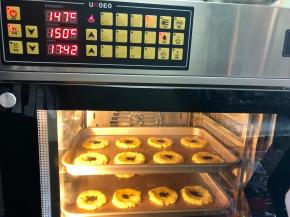 风炉150度20分钟，普通烤箱170度左右