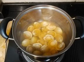 已泡发的干鲍鱼