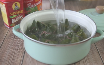 放入锅内，加入适量的清水，熬煮1小时即可