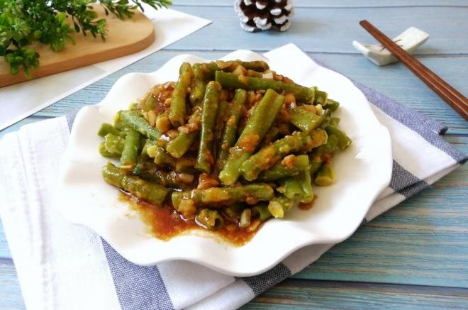 玉米面蒸豆角